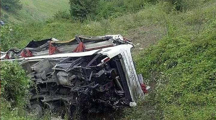 Peru’da yolcu otobüsü uçurumdan uçtu, çok sayıda yolcu öldü!