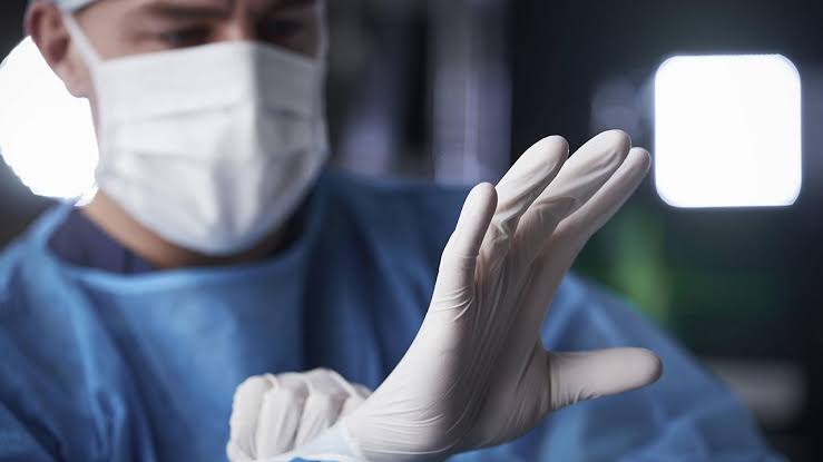 Doktor hatasında dava artık devlete açılacak!