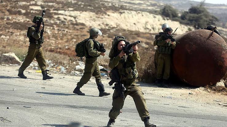 israil askerleri tarafindan agir yaralanan filistinli genc hayatini kaybetti 02