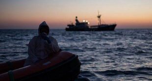 Libya açıklarında mülteci botu battı; 57 kişi öldü