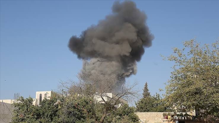 siriye rejiminden idlib koylerine saldiri 8 sivil hayatini kaybetti 01