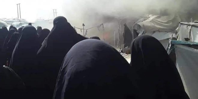 Hol Kampı'nda yangın