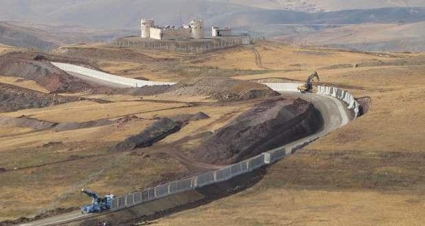 Kaçak göçe karşı İran sınırında 7/24 elektronik ve fiziki koruma