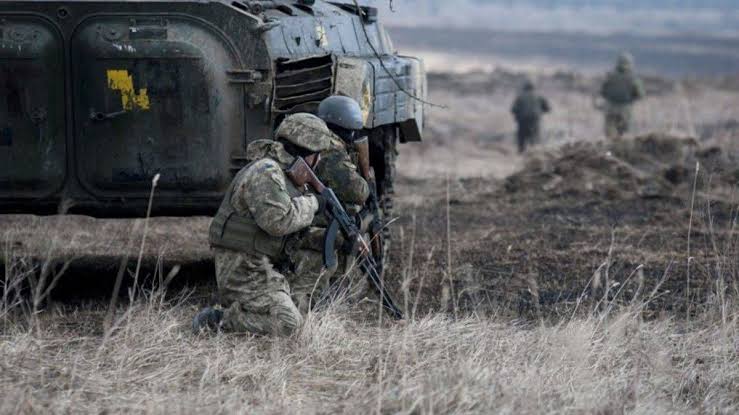 rusya yanlisi ayrilikcilarin atesi sonucu 1 ukrayna askeri oldu 02