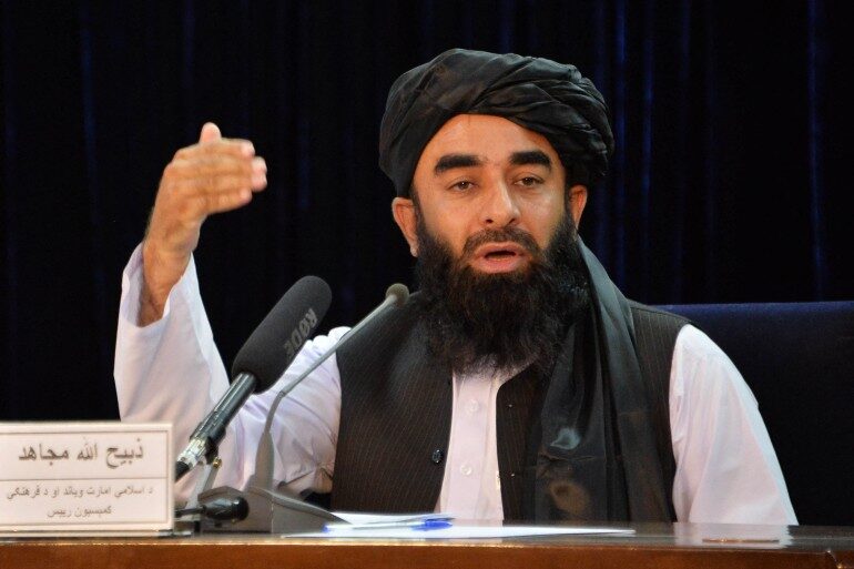 Taliban Sözcüsü: Erkeksiz kadın 2 günden uzun yolculuk yapamayacak!