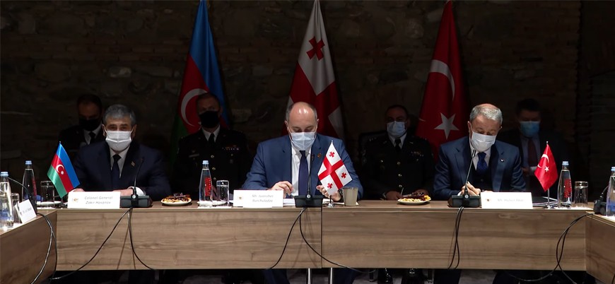 azerbaycan gurcistan turkiye savunma bakanlari arasinda uclu gorusme 01