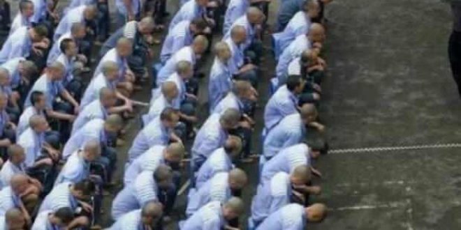 Çinli polis geçmişte Uygurlara yaptığı işkenceleri anlattı!