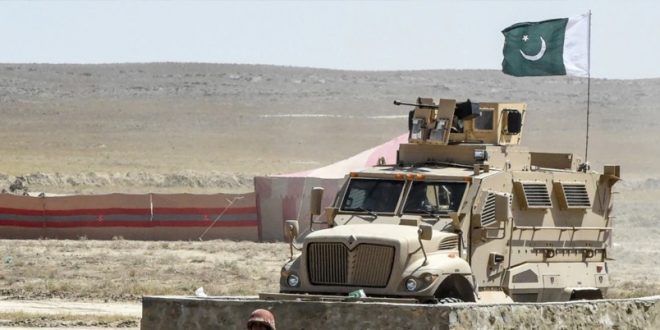 Belucistan'da 10 Pakistan askeri öldü