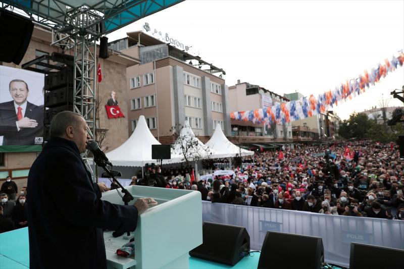 Erdoğan: Bunlar partilerini yönetmekten acizler!