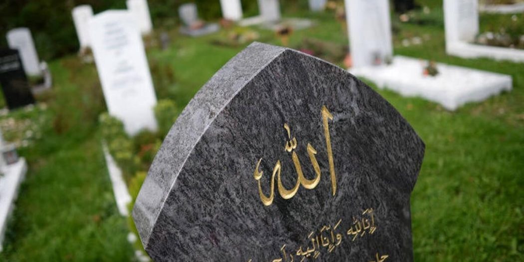 Almanya’da müslüman mezarlığına çirkin saldırı