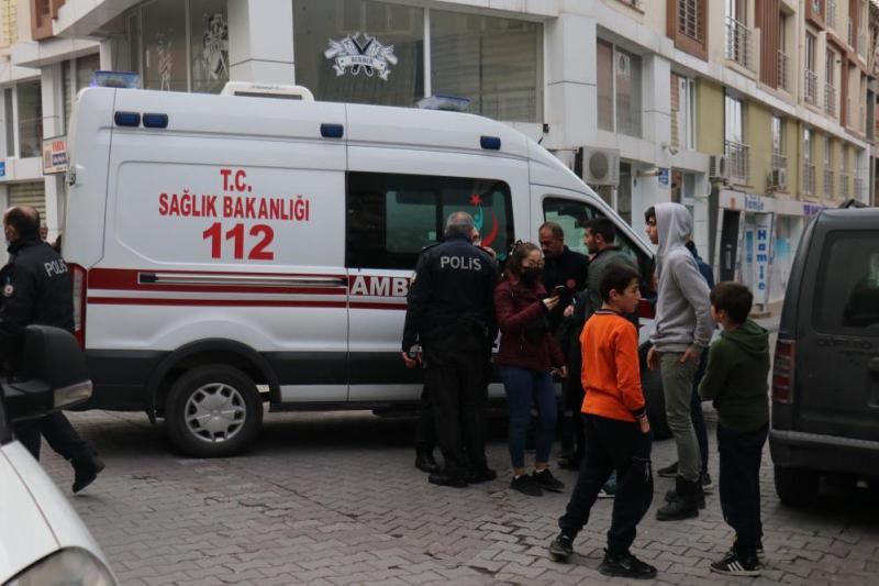 Kavga ettikleri şahsın üzerine pitbull saldılar: 3 yaralı