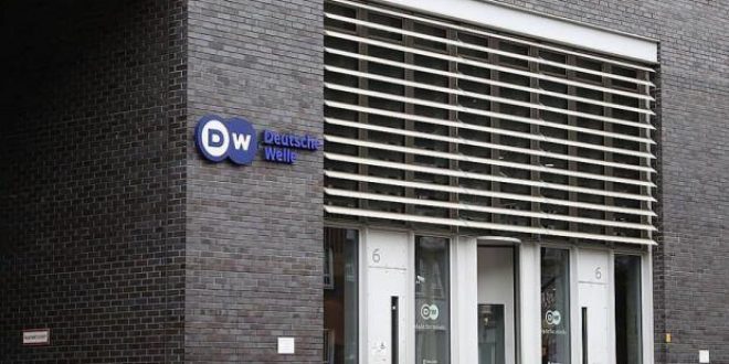 Deutsche Welle Yahudi düşmanlığı gerekçesiyle 5 Arap gazeteciyi işten çıkardı