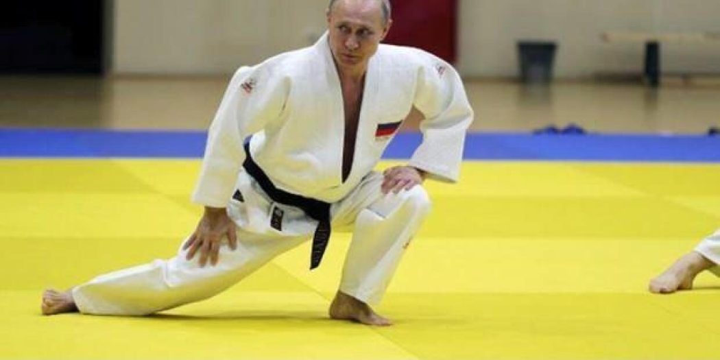 Dünya Tekvando Federasyonu Putin’in siyah kuşağını iptal etti!
