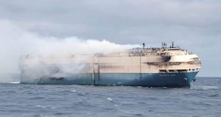 13 gündür sürüklenen lüks araç yüklü gemi Atlas Okyanusu'nda battı