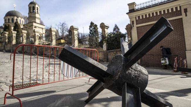 Demir kirpiler yeniden başkentin sokaklarına yerleştirildi!