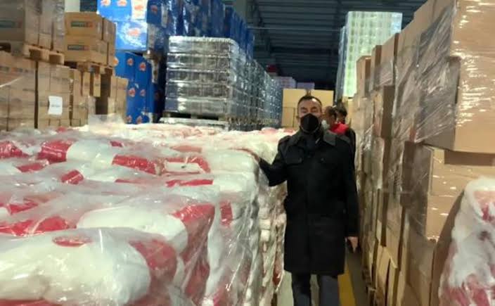 BİM’in deposunda saklanmış tonlarca toz şeker ele geçirildi