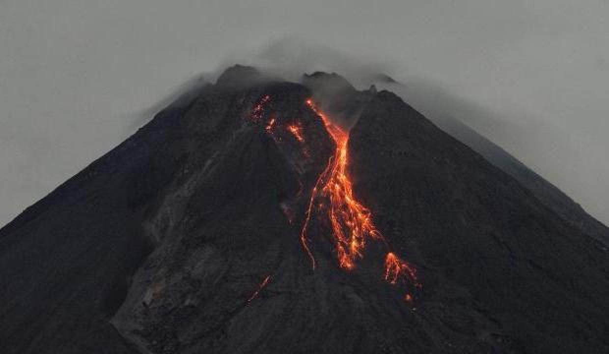endonezyada merapi yanardagindaki patlamalar nedeniyle 253 kisi tahliye edildi 1646939928 4921