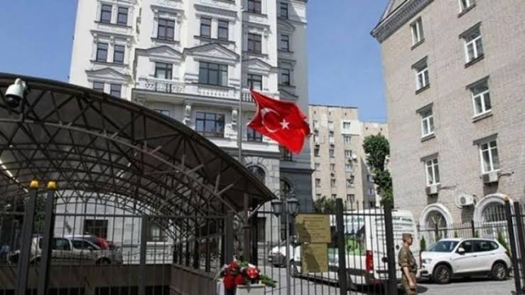 Türkiye Kiev Büyükelçiliği’ni kapattı
