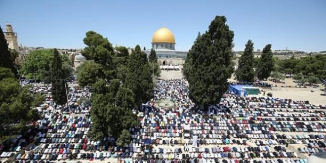 İsrail, Mescid-i Aksa'da cuma namazları için yaş sınırı getirdi