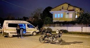 Kavga eden arkadaşını çekiçle öldürdü