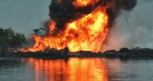 Petrol rafinerisinde patlama oldu: 100 kişi yanarak öldü