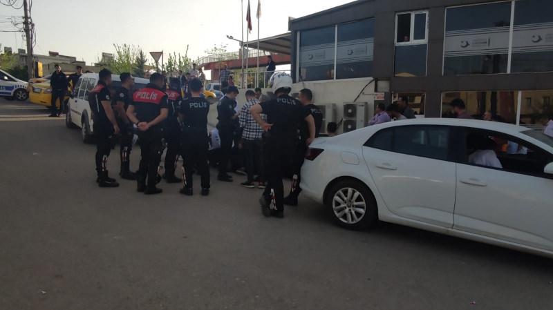 Göç İdaresinin camlarını kıran Suriyeliler gözaltına alındı