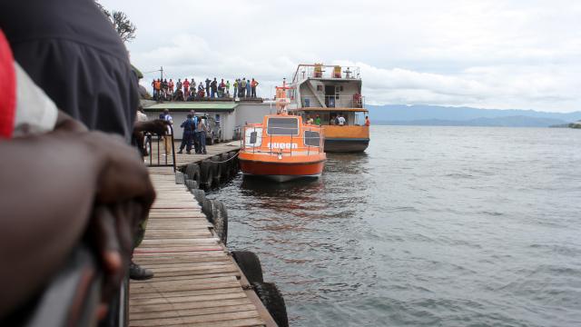 sarhos askerin tekneye ates acmasi sonucu 8 yolcu hayatini kaybetti 01