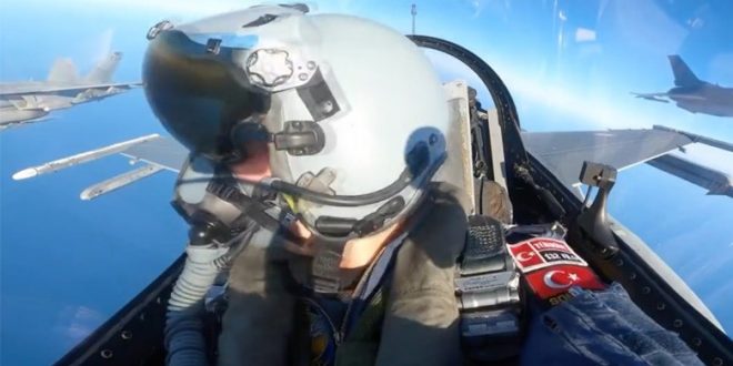 Türk ve Amerikan uçaklarından ortak eğitim uçuşu