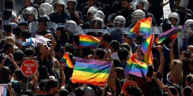 1 Mayıs miting alanına girmek isteyen LGBTİ üyeler zorluk çıkardı