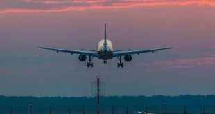 Avrupa'da uçuşlarda maske zorunluluğu kalkıyor