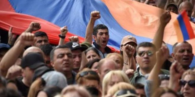 Ermenistan'da Paşinyan hükümetine karşı protestolar başladı