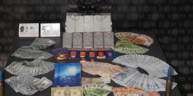 FETÖ sanıklarının evinden sahte pasaportlar çıktı