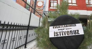 HDP Genel Merkezi'nde siyah çelenk gerginliği