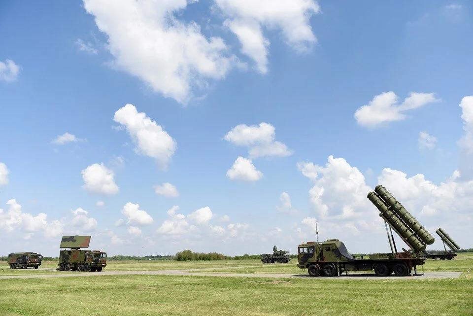 Sırbistan Çin füzeleriyle gövde gösterisi yaptı!