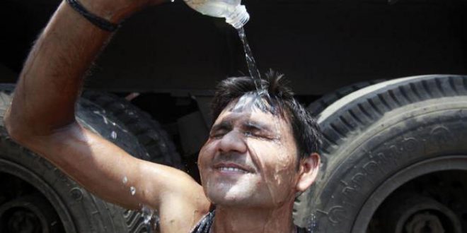 Hindistan 46 derece ile kavruluyor; eğitime ara verildi