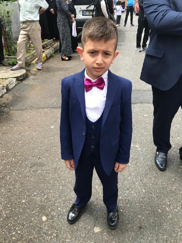 Boğazına kiraz kaçan 8 yaşındaki çocuk kurtarılamadı