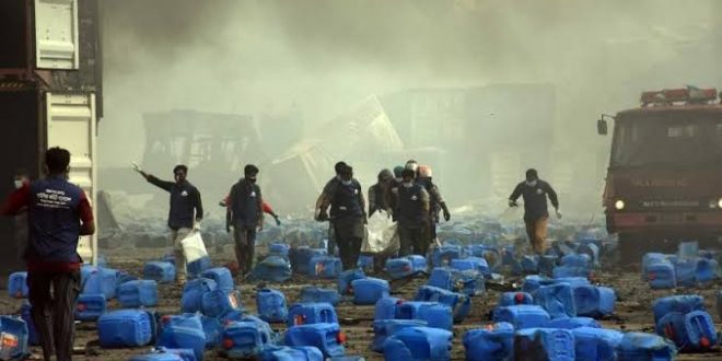 Bangladeş'te kimyasal dolu konteyner deposundaki patlama sonucu 49 kişi öldü