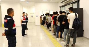 İstanbul'da yakalanan 131 düzensiz göçmen sınır dışı edildi