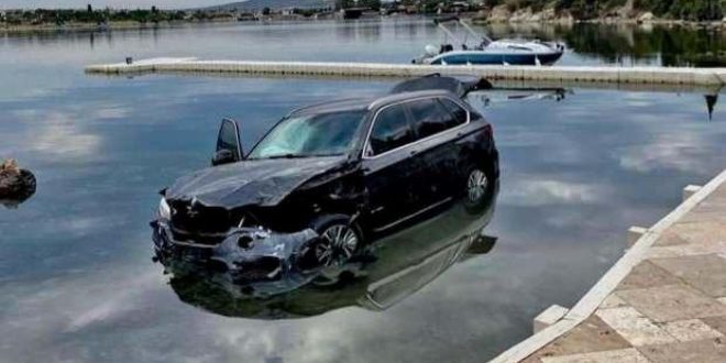 İzmir'de şaşkına çeviren kaza! Araç başka yerde ceset başka yerde bulundu!
