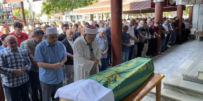 Şakasına kolundan baraja atılan genç kız boğuldu