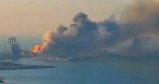 Ukrayna Rusya'ya ait gemiyi vurduğunu duyurdu