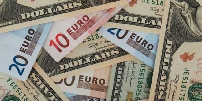 Euro/dolar paritesi ilk kez 1'in altına indi
