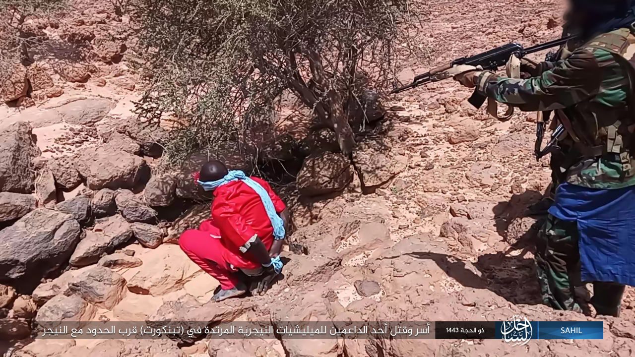 IŞİD Mali'de yakaladığı 2 kişiyi infaz etti