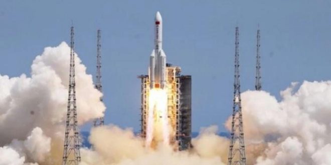 Çin'in 25 tonluk uzay enkazı Dünya'ya düşecek!