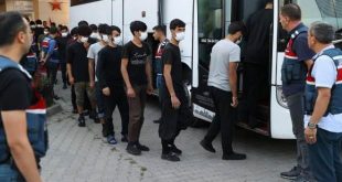 215 Afgan sınırdışı edilmek üzere İstanbul'a getirildi