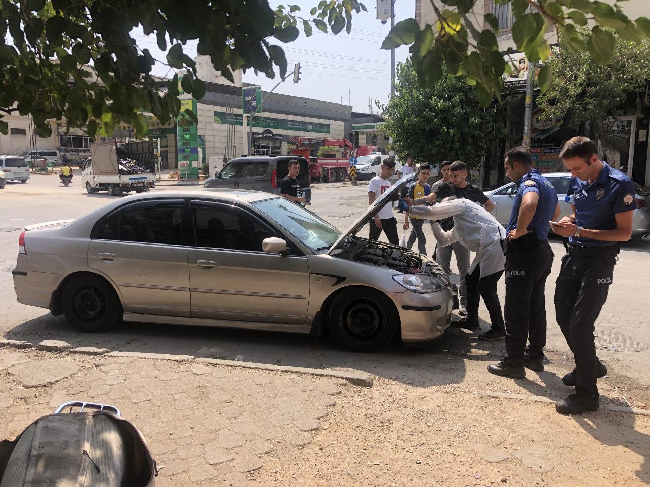 Sokak ortasında kurşun yağmuru! 1’i çocuk 2 yaralı