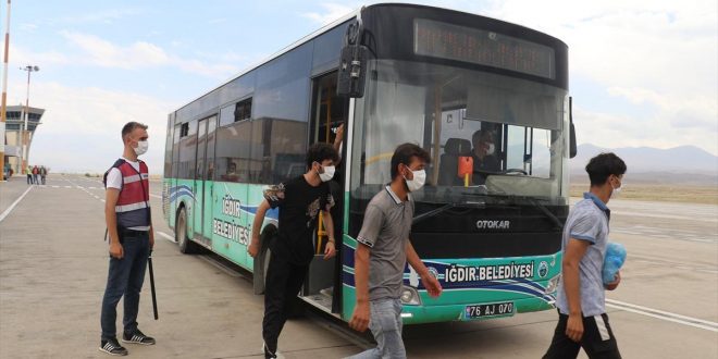 Iğdır'dan 362 Afganistanlı göçmen ülkelerine gönderildi