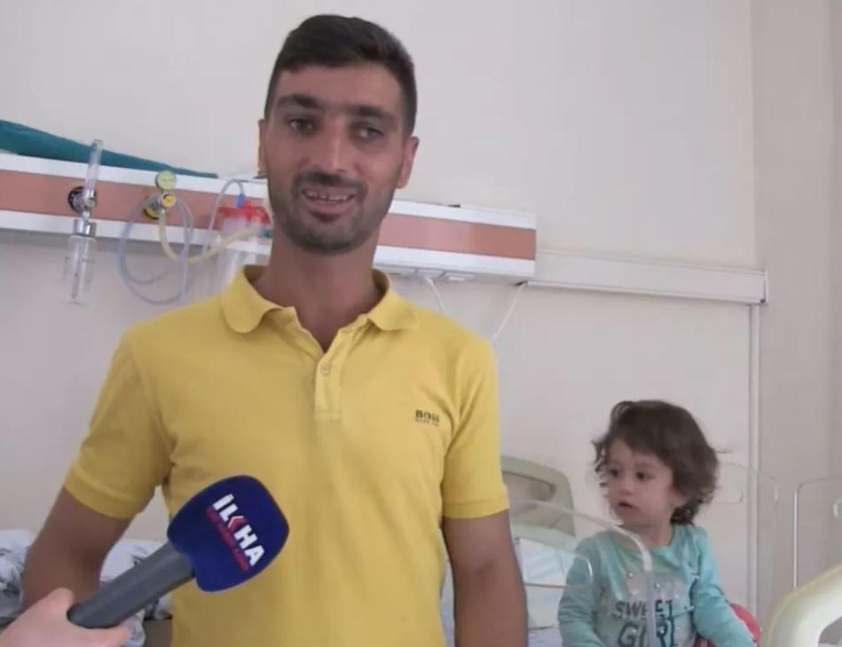 2 yaşındaki çocuk, kendisini sokan yılanı ısırdı