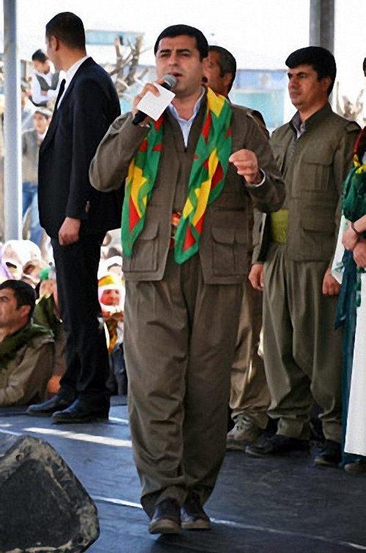 Demirtaş'ın operasyon telaşı; Türkiye'ye 'işgalci' dedi!