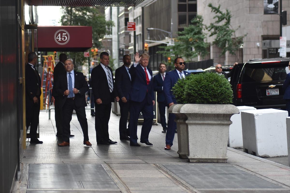 Trump'a vergi kaçırma suçlaması; savcıya ifade veriyor Trump'a vergi kaçırma suçlaması; savcıya ifade veriyor